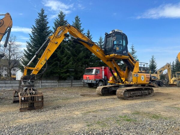 2017 JCB JS220