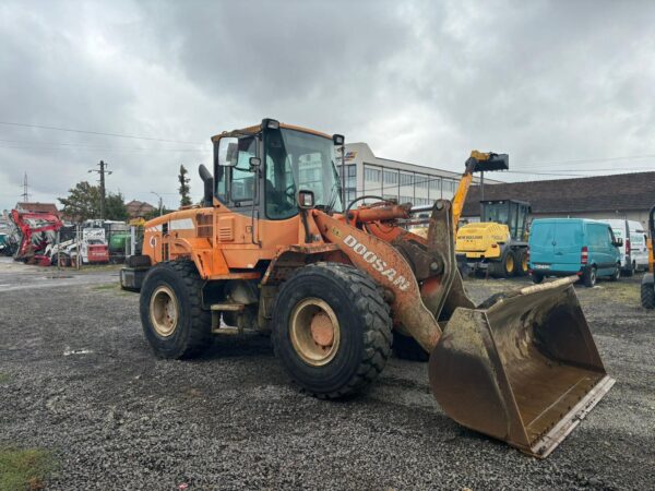 Doosan DL200