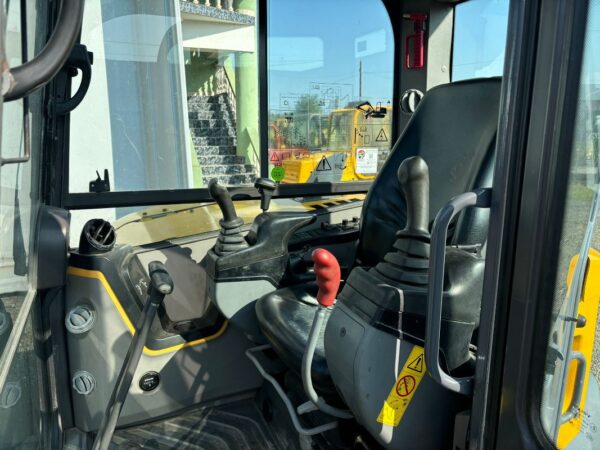 2014 Volvo ECR88D - imagine 10