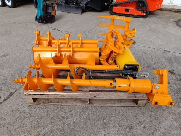Set complet accesorii mini-excavator – burghiu hidraulic, graifer, cupe și ripper - imagine 4