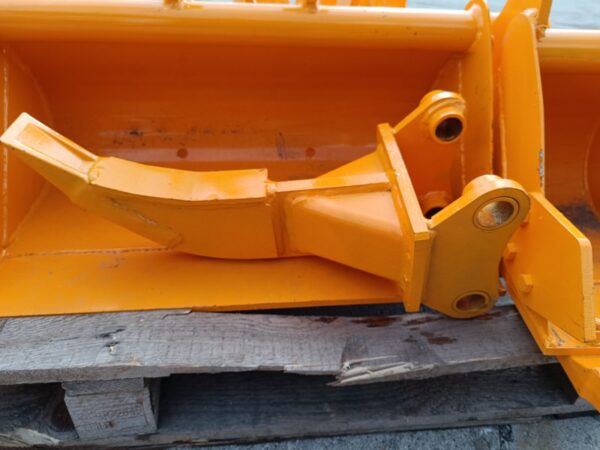 Set complet accesorii mini-excavator – burghiu hidraulic, graifer, cupe și ripper - imagine 8