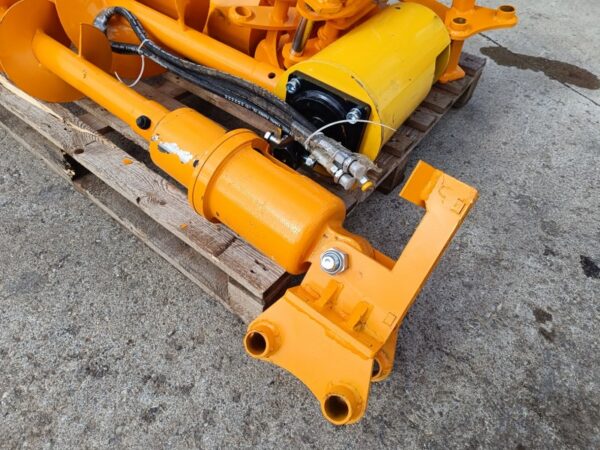 Set complet accesorii mini-excavator – burghiu hidraulic, graifer, cupe și ripper - imagine 11