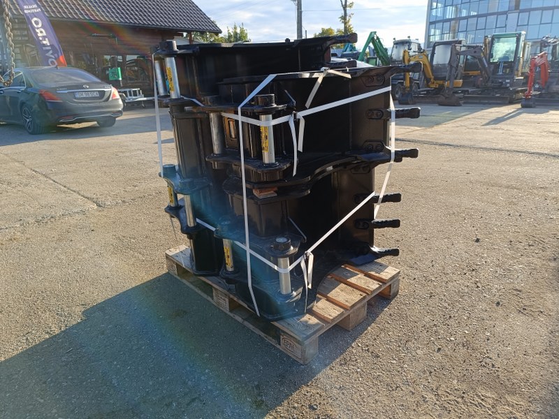 Set cupe STRICKLAND pentru JCB 3CX / 4CX – noi, originale (UK)