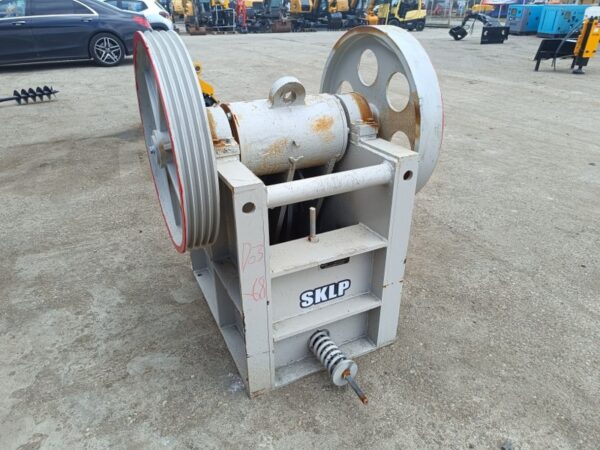 Concasor cu fălci SKLP PSJ220 – 5-14 tone/oră – import nou 2025!