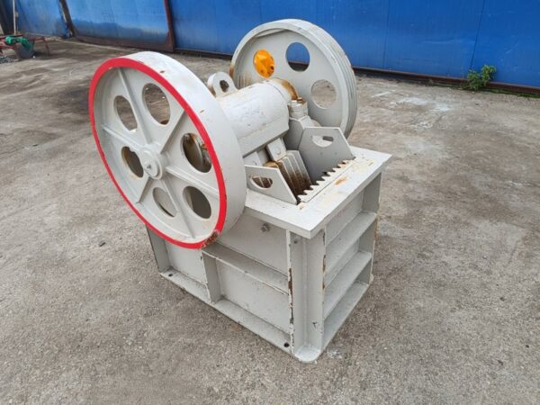 Concasor cu fălci SKLP PSJ220 – 5-14 tone/oră – import nou 2025! - imagine 5