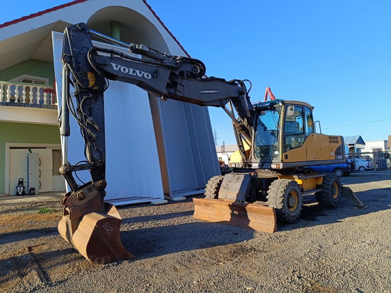 2011 Volvo EW180C